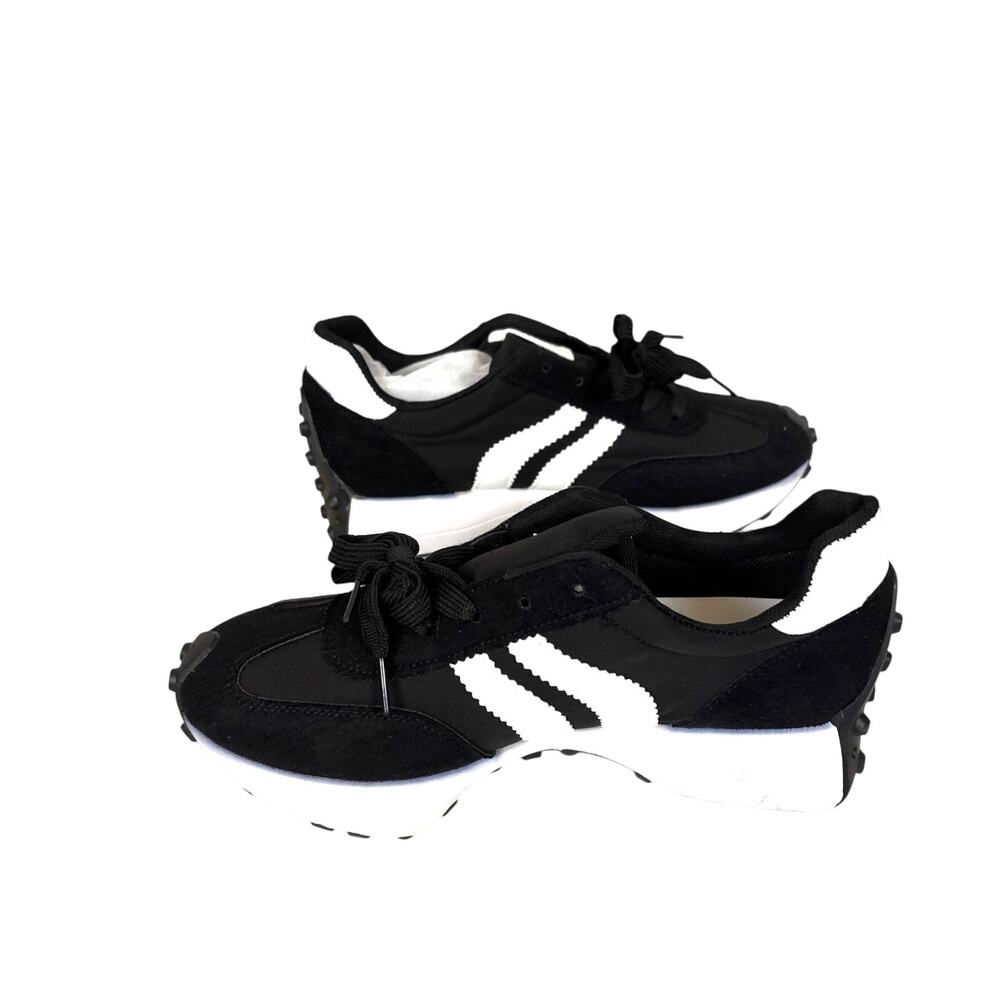 StayReal Womens 9.5 Black White Retro Platform Chunky Sneakers Casual NWT